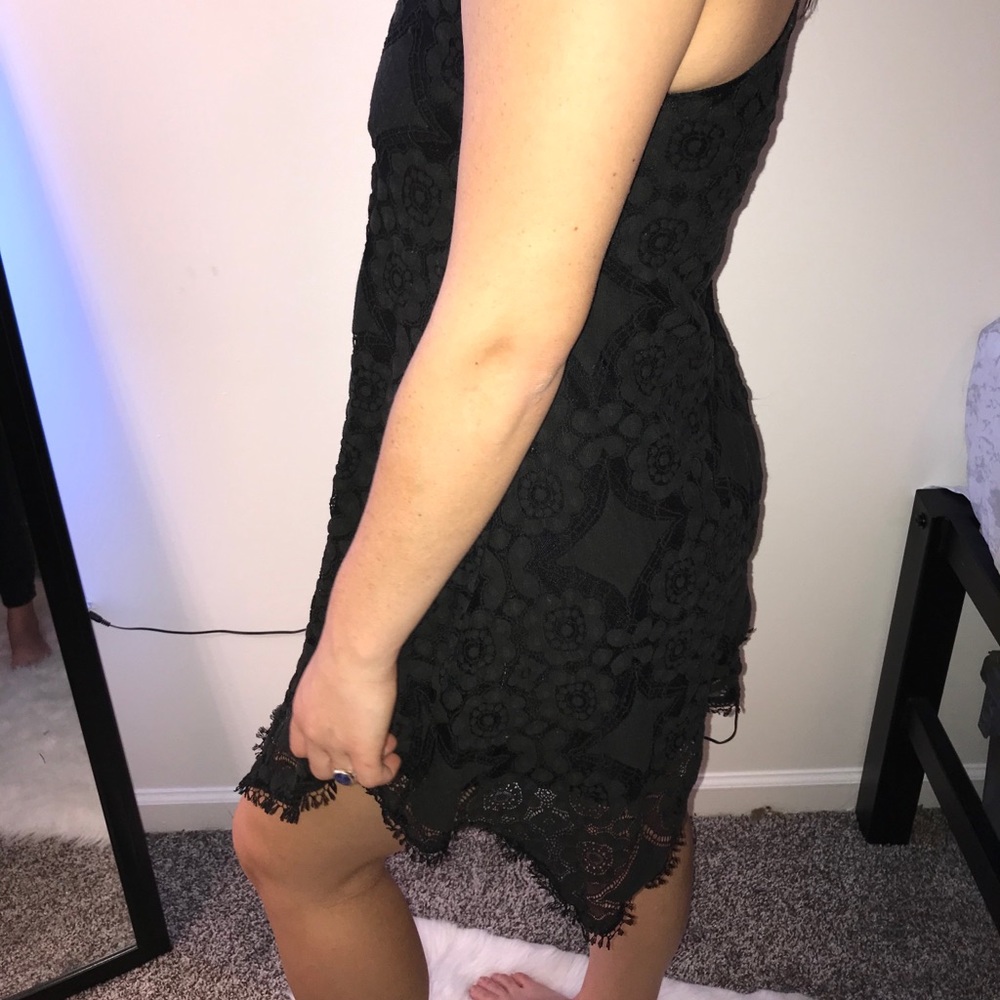 Lace Dress - Picture 2 of 4